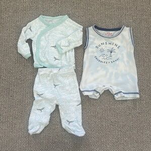 Mac & Moon 2 piece and summer onesie 0-3 NB